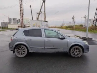 Opel Astra 2007 года выпуска. VIN: W0L0AHL4872173840. Государственный номер: О822МС72.