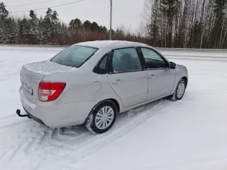 LADA Granta 2021 LADA Granta, 2021 года выпуска, VIN: XTA219410M0189348 Обращаю внимание, что у автомобиля присутствует царапина по кузову, не работает магнитола, отсутствует сигнализация, отсутствуют задние стеклоподъёмники, присутствуют небольшие сколы на лобовом стекле. Также необходимо…