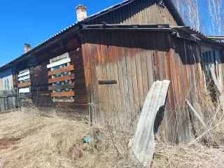 Земельный участок с кадастровым номером: 38:21:010102:2713, площадью 1 113 кв.м. и жилой дом с кадастровым номером: 38:21:010102:1366, площадью 38,7 кв.м., расположенные по адресу: РОССИЯ, Иркутская область, муниципальный округ Чунский, рабочий поселок Чунский, улица Луначарского, д.60А С…