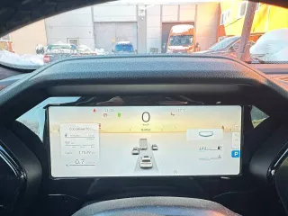 Geely Monjaro 2024, 238 л.с., 26000 км, полный привод, АКПП. Легковой автомобиль GEELY MONJARO, год выпуска 2024, VIN LB37852D4RS055482, двигатель бензин, 238 л.с., КПП Автоматическая.