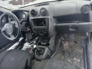 Автомобиль Lada Granta, 2012 года выпуска, VIN XTA219000C0075599, цвет сине-черный, ПТС серия 63 НР №541184 от 21.08.2012. Имущество в залоге у АО «Т-Банк».