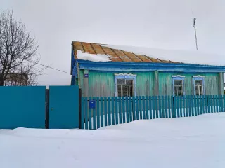 Доля 1/2 на жилой дом с площадью 40,7 м2 с кадастровый номером 02:41:010201:492. Адрес по документам: Республика Башкортостан, р-н Нуримановский, c/c Байгильдинский, д. Большетенькашево, ул. Мира, земельный участок 68. Жилой дом расположен на 
Земельного участке с кадастровый номером…