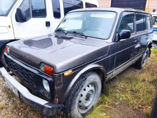 33 автомобилей ВАЗ и UAZ, 1983-2024 годов. 33 автомобиля разных марок (ВАЗ, UAZ), подробное описание в прикрепленном извещении в формате docx. Транспортные средства длительное время не эксплуатировались и не подвергались обслуживанию, нет возможности проверить работоспособность. Наличие скрытых…