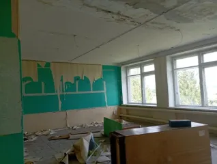 Нежилое здание школы 1812,5 кв.м. Общеобразовательная школа под демонтаж, 1978 года постройки. Общая площадь 1812,5 кв.м., кадастровый номер 16:29:100101:148. Расположена по адресу: Республика Татарстан, Муслюмовский район, с. Семяково, ул. Школьная, д. 32а. Год ввода в эксплуатацию: 1978…