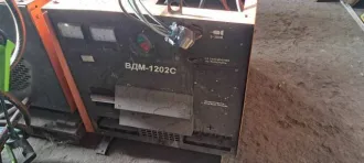 Сварочное оборудование: Выпрямитель ВДМ-1202С с оснасткой ESAB Выпрямитель сварочный многопостовой ВДМ-1202С с кабелем и держателем ESAB, бывший в употреблении, рабочий