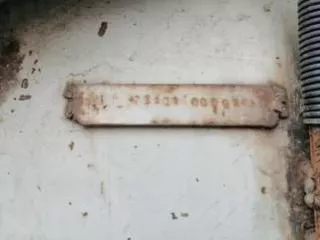 Автомобиль ГАЗ 3307 КО 503 В, 1999 год выпуска, цвет серый. Мощность двигателя 88.3 кВт (120 л.с.), VIN - XVL482300X0000216, номер кузова X0000216, госномер Е835РУ154. Пробег 309000 км.