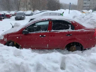 Chevrolet Aveo, 2007 года, 72 лс, 230739 км. Легковой автомобиль: ШЕВРОЛЕ КЛАСС Т200, модель: АВЕО, год изготовления: 2007, цвет: Красный, VIN: XUUSF69TJ80006160, ПТС: 39MO611756261120070Z, г/н: У864АН44, мощность двигателя, л. с. (кВт): 72 л.с., отсутствуют четыре колеса и аккумулятор, имеются…