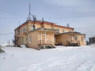 Нежилое здание с земельным участком, 14:37:000219:67 Нежилое здание с прилегающим земельным участком Нежилое здание с прилегающим земельным участком Кадастровый номер: 14:37:000219:67