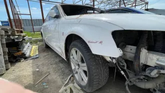 Audi A4 2010 года, 120 лс, АКПП. Автомобиль audi a4 2010 г.в. гос рег. знак К550РК186, VIN: XW8ZZZ8K8AG000252. Состояние неудовлетворительное. Автомобиль после ДТП. В результате ДТП автомобиль получил
следующие механические повреждения: передняя левая дверь, переднее левое крыло, задний
бампер…