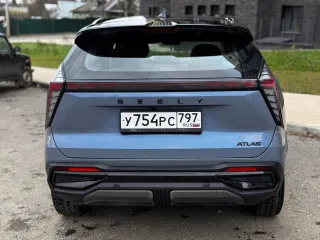 Geely Atlas 2023 года выпуска. VIN: LB3FX1S65PB102735.