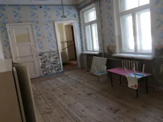 Имущественный комплекс: здание детского сада, назначение нежилое, кадастровый номер 61:52:0030003:894, площадью 892,6 кв.м, этажность 2, литер А, год ввода в эксплуатацию 1937; тепловая сеть протяженностью 9 п.м, литер 3-Л, год ввода в эксплуатацию 1937; водопроводная сеть протяженностью 34 п.м…