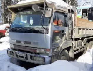 Грузовой самосвал Ниссан Дизель, 1998 г.в., VIN отсутствует, ГРЗ О165ОВ125. Хранится на спец. стоянке в п. Смирных  номер рамы подложный