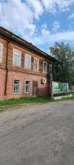 Земельный участок 395 кв.м и нежилое здание 304,4 кв.м, Архангельская область. Земельный участок площадью 395 кв.м, кадастровый номер 29:08:013101:628 (реестровый номер федерального имущества П11310007750), категория земель – земли населенных пунктов, вид разрешенного использования – общественное…