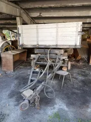 Прицеп тракторный самосвальный 2ПТС-4 887Б, 1992 года выпуска, заводской № машины (рамы) 140722, цвет – серый, паспорт № ВВ 202757, гос. регистрационный знак № 2937 св 66 Транспортное средство находится в не рабочем состоянии (отсутствует тормозная система, не работает гидроцилиндр подъемного…