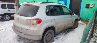 легковой автомобиль VOLKSWAGEN TIGUAN 2010 года выпуска, XW8ZZZ5NZAG10201, находится в залоге у ООО «МБ РУС Банк»