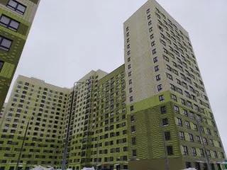 Жилое помещение 93,5 кв. м, Москва: жилое помещение по адресу: г. Москва, ул. Маресьева, д. 12, корп. 4, кв. 79, общей площадью 93,5 кв. м (этаж № 8), кадастровый номер: 77:16:0010105:33094. Вид жилого помещения: жилое. Общая площадь: 93.5