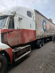 Freightliner Century 2000, General Trailer TX34CW 2002 грузовое транспортное средство FREIGHTLINER CENTURY, 2000 г.в., пробег 2,8 млн км, VIN: 1FVJBBC681LH14196, двигатель дизельный 370 л/с, гос. номер М740ТА29 с полуприцепом GENERAL TRAILER TX34CW, VIN: KTX34CW22EX0268, 2002 г.в., гос.номер…