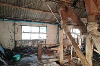 КЗС 84.3 кв.м, земля 220 кв.м, Республика Татарстан, Заинский муниципальный район, Багряжское сельское поселение. Кадастровый номер сооружения 16:19:190204:302, кадастровый номер земельного участка 16:19:190204:305. Общая площадь 84.3 кв.м, количество этажей 1.