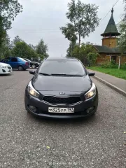 Kia Ceed 2012 года выпуска, VIN: XWEHN512BD0000924, цвет кузова серый. Рабочий объем двигателя 1591 см³, мощность 95 кВт/129 л.с., экологический класс 4, тип транспортного средства легковой.