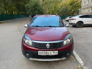 Renault Sandero Stepway 2011 года, красный цвет. Пробег 115035 км, АКПП. Мощность 103 л.с. (76 кВт), бензиновый двигатель 1.6 л (1598 куб. см), модель двигателя К4МС697, номер D011009. Экологический класс 4. VIN: X7LBSRBYNBH456858, ПТС 77НК 672270. Разрешенная максимальная масса 1615 кг, масса без…