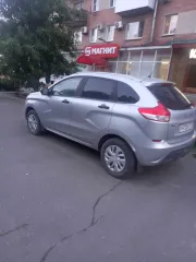 Lada XRAY 2021, Nissan Tiida 2011. Transportnoye sredstvo Lada (VAZ) XRAY, identifikatsionnyy nomer (VIN nomer): XTAGAB110M1379693, god vypuska: 2021 gos. nomer R412MS761. Transportnoye sredstvo Nissan Tiida, 2011 goda vypuska, VIN 3N1FCAC11UK546571. Oznakomleniye s imushchestvom dolzhnika, yego…