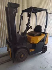 Вилочный погрузчик KOMATSU FG15C-18 (Япония) год выпуска 2003, г/п 1500 кг, высота подъема 3000мм серийный номер 642169