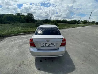 Chevrolet Aveo, 2007 года, 93,9 лс, 285 680 км, АКПП. Автомобиль марки Шевроле Авео модель CHEVROLET AVEO, 2007 г.в. VIN номер KL1SA697J8B088163. Имущество обременено залогом Банка ВТБ (ПАО). Визуальных дефектов по кузову нет, требуется замена кнопки на селекторе, требуется замена одного фиксатора…