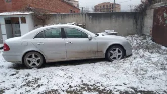 Mercedes-Benz E-200 Kompressor 2003 года, VIN WDB2110421A238489, белый, бензиновый двигатель 1.8 л (163 л.с.), номер T9I9EK09, не на ходу.
