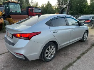 Hyundai Solaris 2017 года выпуска, VIN Z94K241BAJR057601, цвет: Серебристый. Залог в пользу АО «Экспобанк».