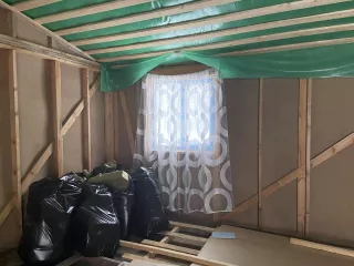 Земельный участок, кадастровый номер 47:16:0432002:552, площадь: 1100 +/-12 кв.м, тип собственности: Общая собственность. Адрес: Российская Федерация, Ленинградская область, Кировский муниципальный район, Синявинское городское поселение, г. п. Синявино, ул. Новая, з/у 7, 
Здание, кадастровый номер…
