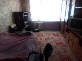 Жилое помещение, площадь 57,3 кв.м., кад. номер 65:21:0000018:626, адрес: Сахалинская область, р-н. Александровск-Сахалинский, г. Александровск-Сахалинский, ул. Красноармейская, д. 28, кв. 4, общая долевая собственность 1/4.