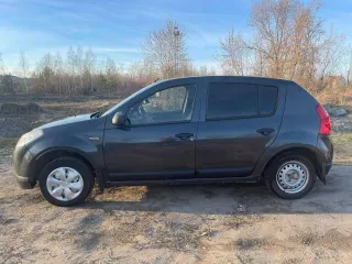 Renault Sandero 2010 года, 84 л.с., 100000 км, механическая коробка передач, VIN X7LBSRB1HAH338990. Имущество находится в залоге у ПАО Сбербанк. Пробег уточнять при осмотре.
