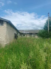 Нежилое здание площадью 1 277,60 кв. м по адресу: Нижегородская область, Тонкинский район, рабочий поселок Тонкино, улица Заречная, дом 24 "А"/1. Кадастровый номер здания: 52:04:0200016:493, земельного участка: 52:04:0200016:492.