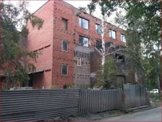 Здание 972,7 кв.м и доля земельного участка, Новосибирск. Нежилые помещения, назначение: нежилые. Этаж: подвал 1, 2, 3. Площадь: общая 972,7 кв.м., адрес: НСО, г. Новосибирск, ул. Б. Хмельницкого 27/1. Кадастровый номер: 54:35:042025:67. 8 076,2/10 000 доли в праве общей долевой собственности на…