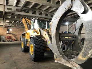 MUSTANG 2086 погрузчик, гос. знак 4041 ХЕ 24, MMC02086F00005305, цвет желтый, 2014; Liebherr R 916 LC экскаватор, гос. знак 4052 ХЕ 24, WLHZ1301CZD038902, цвет желтый, 2014; Liebherr R 916 LC экскаватор, гос. знак 4053 ХЕ 24, WLHZ1301KZD038900, цвет желтый, 2014; Харвестер 2054 манипулятор…