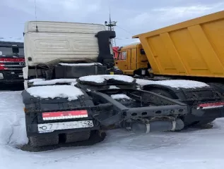 Грузовой тягач седельный КАМАЗ 5490, VIN ХТС549005М2546563, 2021 года выпуска, гос. рег. знак О771ММ142. Отсутствуют ключи.