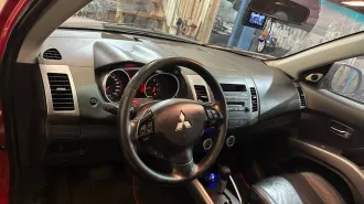 Mitsubishi Outlander, 2007 <p>Легковой автомобиль Mitsubishi Outlander, VIN: JMBXLCW6W7Z004216, Год выпуска: 2007 г., Двигатель: Бензин: 2 998, 220 л.с., КПП: Автоматический, Государственный регистрационный номер: Р946МК152</p>