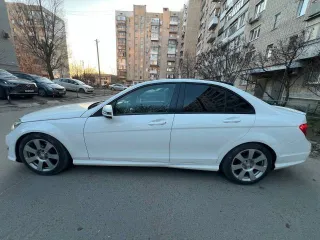 Mercedes-Benz C-Class, 2013 года, 156 лс, 275720 км, АКПП, VIN: WDD2040311А851999, год выпуска 2013, мощность 156 л.с, цвет белый, СТС № 9955 940582, ПТС 61РО 919822.