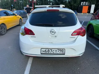 Opel Astra 2013. Автомобиль марки OPEL модель Astra 2013 г.в., цвет: белый, VIN-номер XUFPD6DC8E3002148. С имуществом можно ознакомиться в рабочие дни по месту его нахождения: Московская область, Наро-Фоминский район, г. Апрелевка, по предварительной записи по тел: +79057263182, либо по эл. почте…