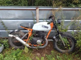 ИЖ Планета, госномер 8459КАА, номер двигателя РК190024, регистрационный номер 69-006402. ИЖ Планета 5, госномер 1392КАГ, номер рамы ДК 175044, регистрационный номер 69-006274. Buell M2-C, госномер 6980АВ69, VIN 4MZKS11J4Y3301876, регистрационный номер 69-006432. Мопед Racer Meteor, VIN…