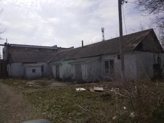 Нежилое здание 184,9 кв.м, земельный участок 465+/- кв.м, Ростовская область, Белокалитвинский район. Нежилое здание, общей площадью 184,9 кв.м., кадастровый номер 61:47:0010105:914, расположенное по адресу: Российская Федерация, Ростовская область, муниципальный район Белокалитвинский, городское…
