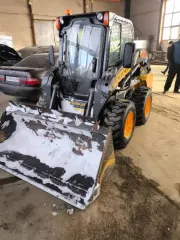New Holland L218, 2016 Мини погрузчик NEW HOLLAND L218, 2016 года еще Мини погрузчик NEW HOLLAND L218, 2016 г.в., зав№ JAF0L218VGM422833, № дигателя 123520, ГРЗ 9869 УН 86.