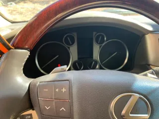 Lexus LX 570, 2013 г.в., VIN JTJHY00W404139599, цвет: белый.