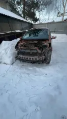 Toyota Vitz 2007 года. Кузов KSP905110228. Автомобиль в неудовлетворительном состоянии, отсутствуют некоторые детали и запчасти, не на ходу.