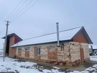 Формовочное отделение, кольцевая печь, сушильные сараи общей площадью 1653,8 кв.м. Здание, кадастровый номер 01:01:3601000:455 — формовочное отделение, общая площадь 273,6 кв.м., инвентарный номер 79:205:002:600003010:0500, литер Д, этажность 1, расположено по адресу: Россия, Республика Адыгея…