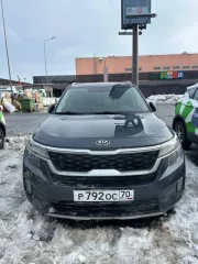 Kia Seltos 2020 Kia Seltos, 2020 года, 148,8 лс, 100000 км, АКПП автомобиль KIA SP2 (SELTOS), Гос номер: Р792ОС70 VIN: XWEER81AKL0002682 Модель: Год выпуска: 2020 Автомобиль в залоге у АО «Банк Инго» (ИНН 7714056040). Есть дефекты по кузову, на правой задней двери небольшие царапины. Отсутствуют…