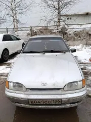 ВАЗ 211440 Лада Самара, 2009 г.в., VIN: XTA21144094798400, 81 л.с. Состояние хорошее, электрика вся работает. КПП в норме, не хрустит, двигатель не дымит. Имеется коррозия по кузову. Днище целое, пороги нужно варить. Зимняя резина.