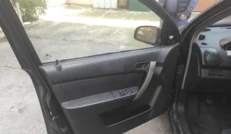 Chevrolet Aveo, 2007. Транспортное средство: Шевроле Авео, ГРЗ В145ХВ82, 2007 года выпуска, идентификационный номер KL1SF69YE8B093395, цвет: черный, мощность двигателя 63,3 (86) кВт (л.с.). Транспортное средство на ходу, по кузову имеются царапины. Машина стоит по адресу: г. Ялта, ул. Батурина, д…