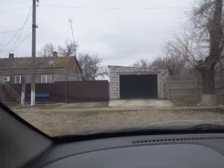 Квартира 60,8 кв.м и земельный участок 830,7 кв.м, Ставропольский край. Квартира, кадастровый номер 26:20:040306:435, этаж 1, адрес: Ставропольский край, Буденновский район, с. Толстово-Васюковское, ул. Юбилейная, д. 24, кв. 2. Земельный участок, кадастровый номер 26:20:040306:207, адрес ориентира…