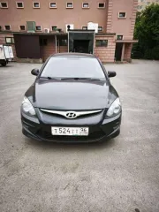 Легковой автомобиль Hyundai 130 1.6 GLS AT 2011 года, черный цвет. VIN: TMADC51DBCJ216016, ПТС: 77 YO 200069, госномер: T524TT96. Произведен в Польше, производитель: Hyundai Motor Manufacturing Czech S.R.O. (Чешская Республика). Двигатель бензиновый G4FC №BZ241111, мощность 126 л.с. (92.7 кВт)…